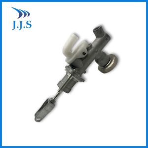 nissan-clutch-master-cylinder-30610-5m000